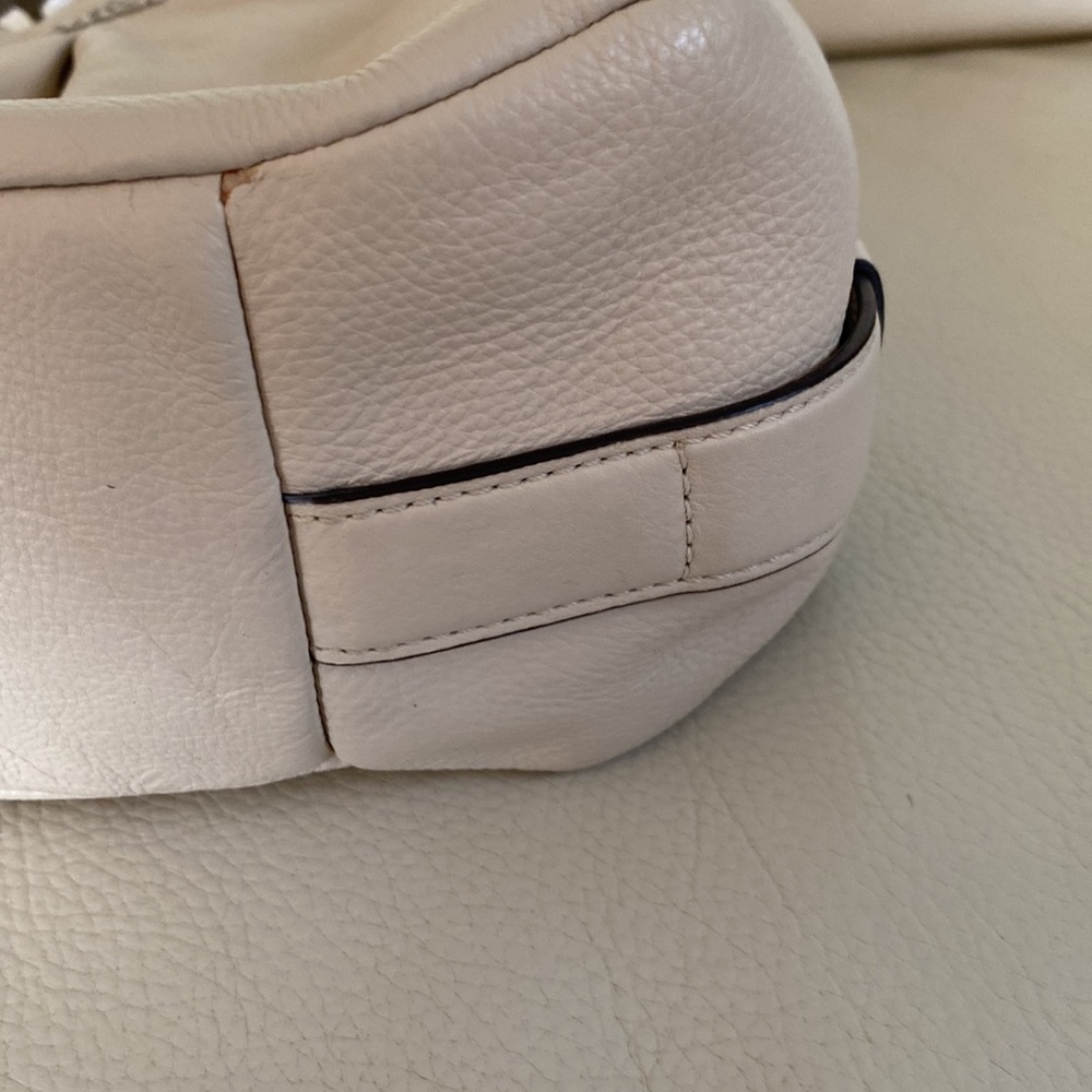 Coach Cream Shoulder Bag - Picture 6 of 13